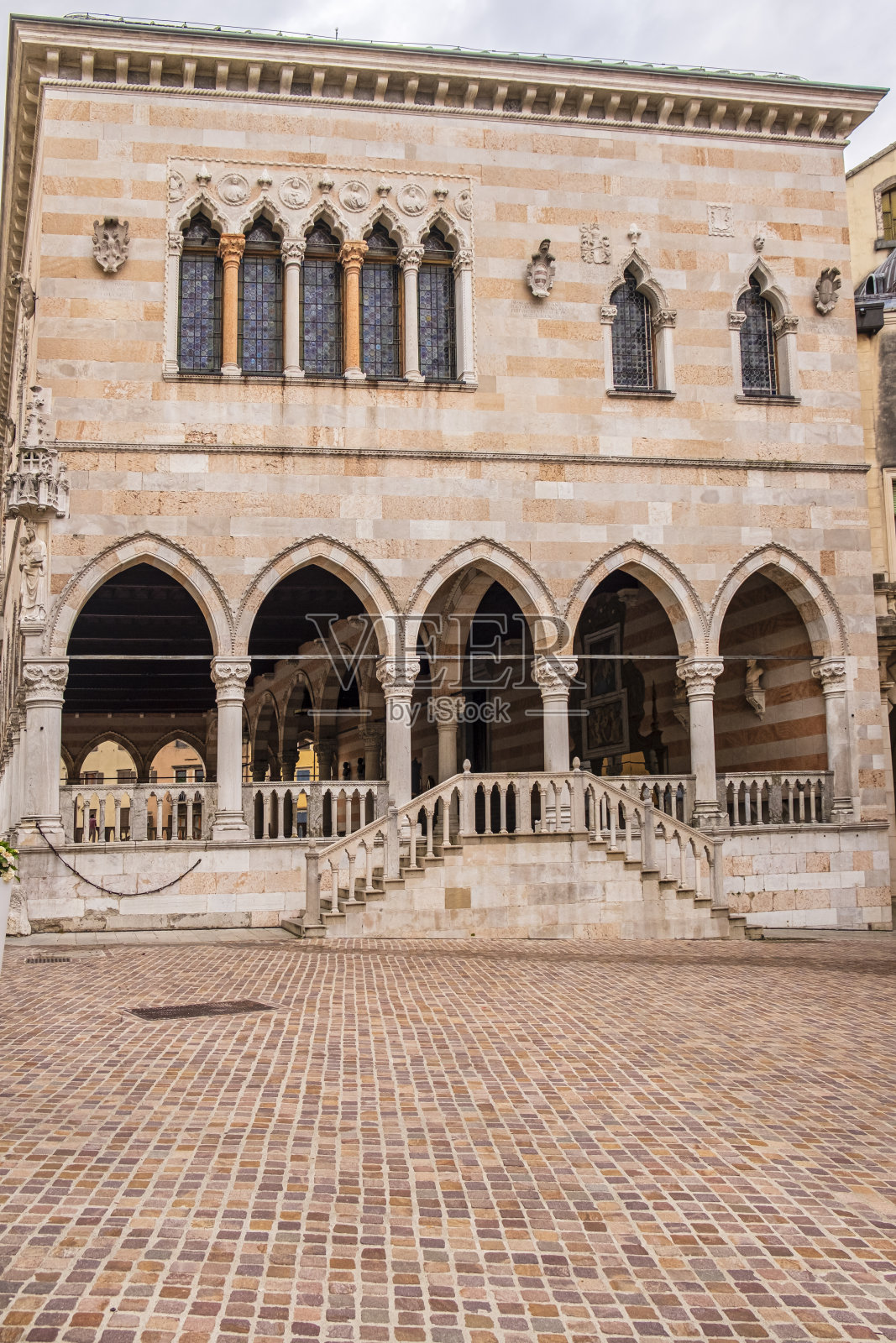 乌迪内，里昂洛洛洛市政厅(意大利弗卢里-威尼齐亚-茱莉亚)照片摄影图片