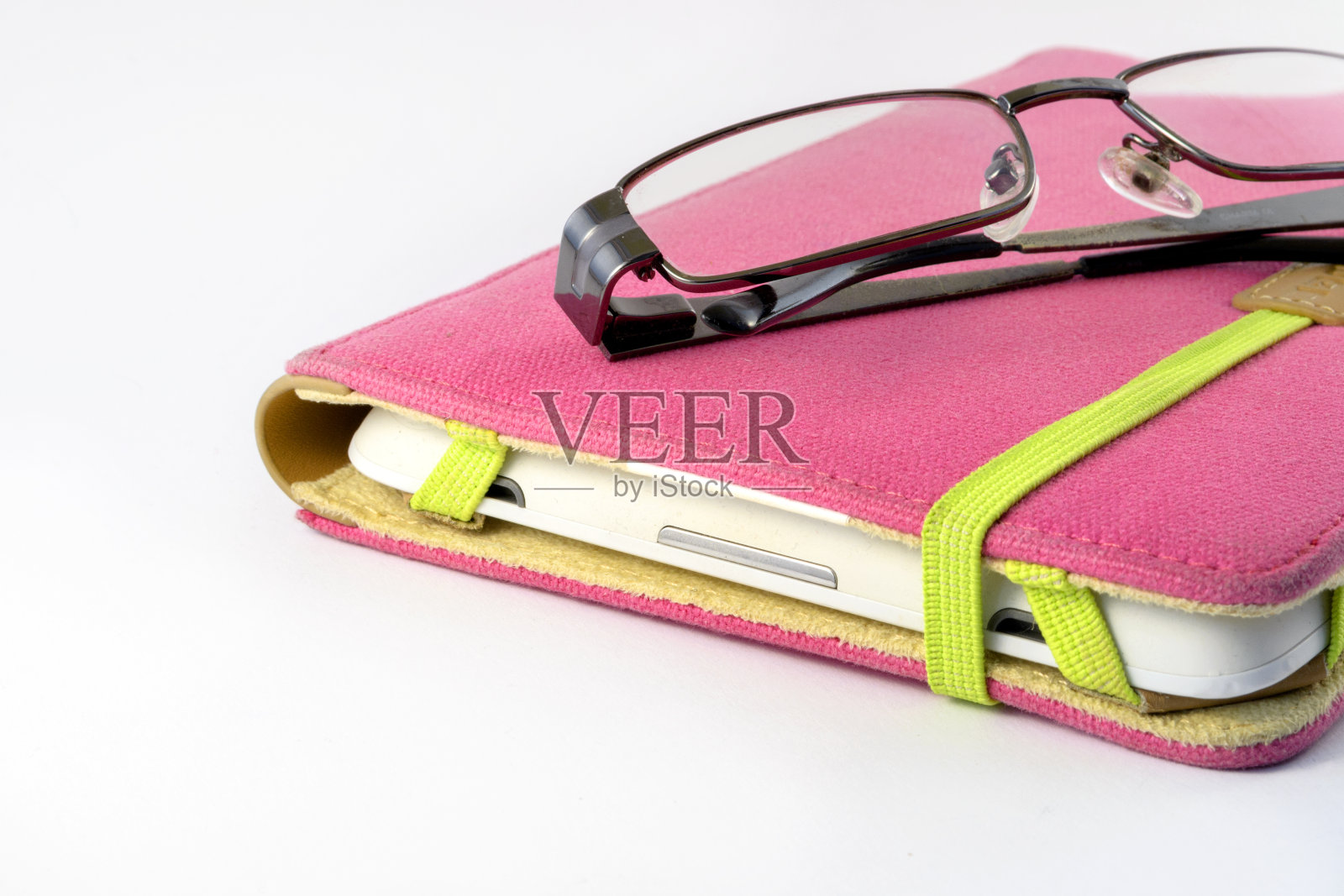 粉红色盒子里的白色药片照片摄影图片