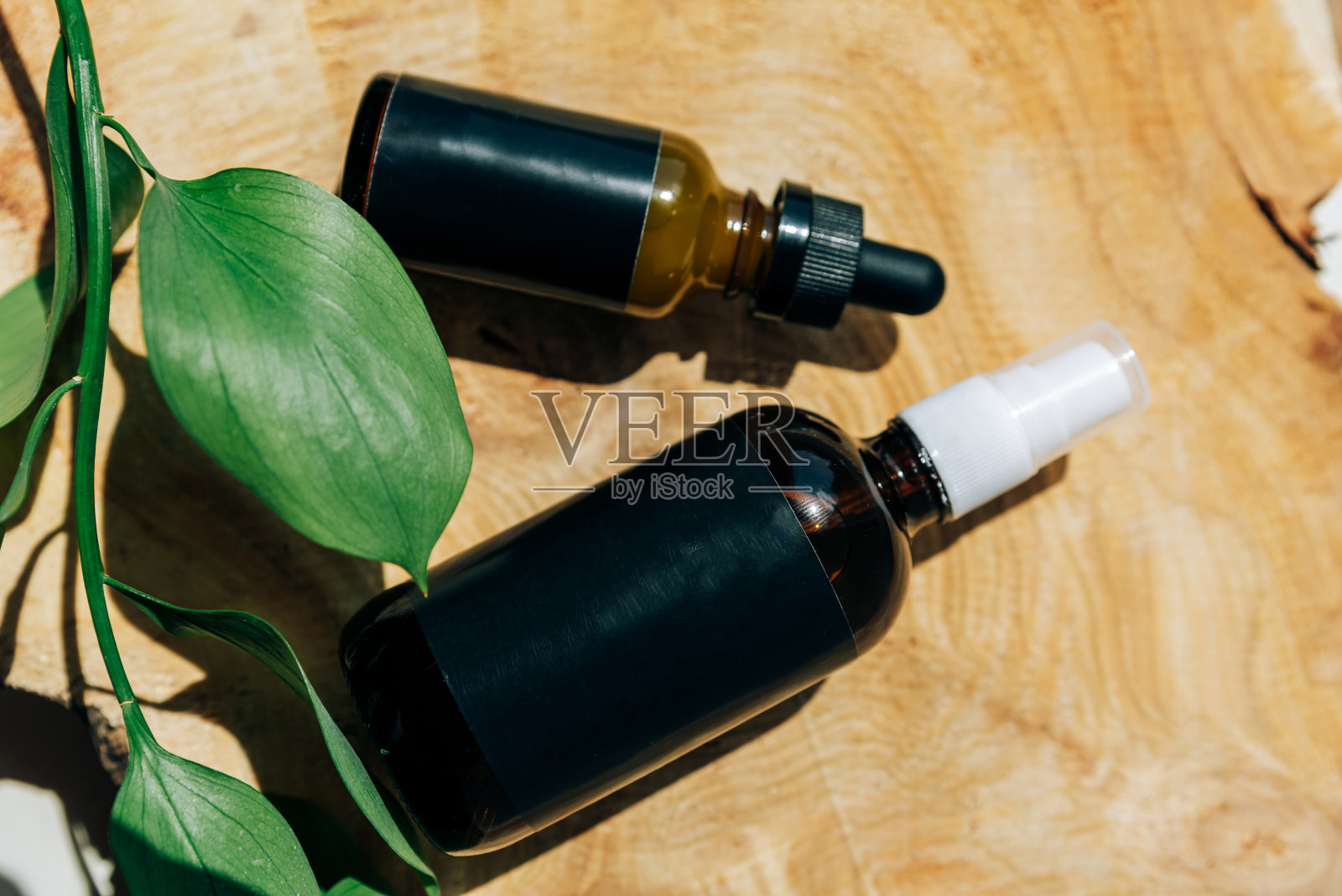 黑色管装化妆品霜，保健照片摄影图片