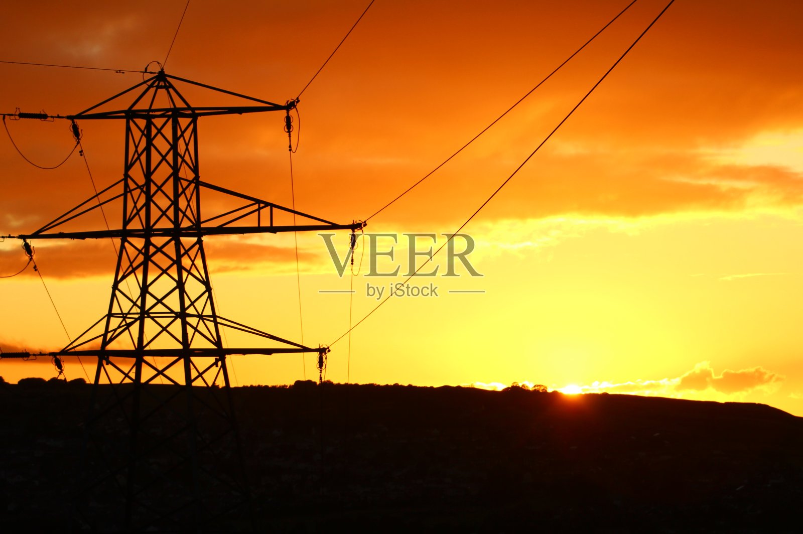 壮观的天空和西约克郡奔宁山脉的日落照片摄影图片