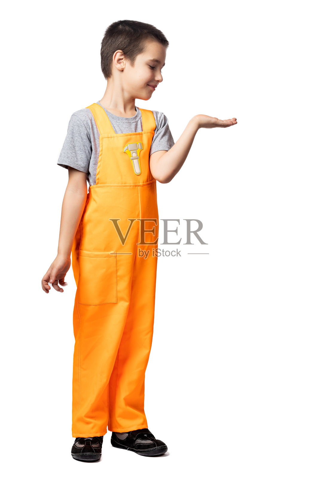 一个微笑的男孩的肖像照片摄影图片