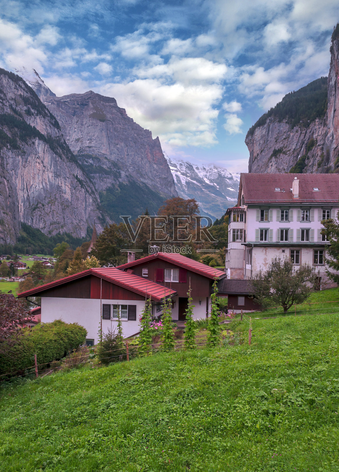 山上的房子照片摄影图片