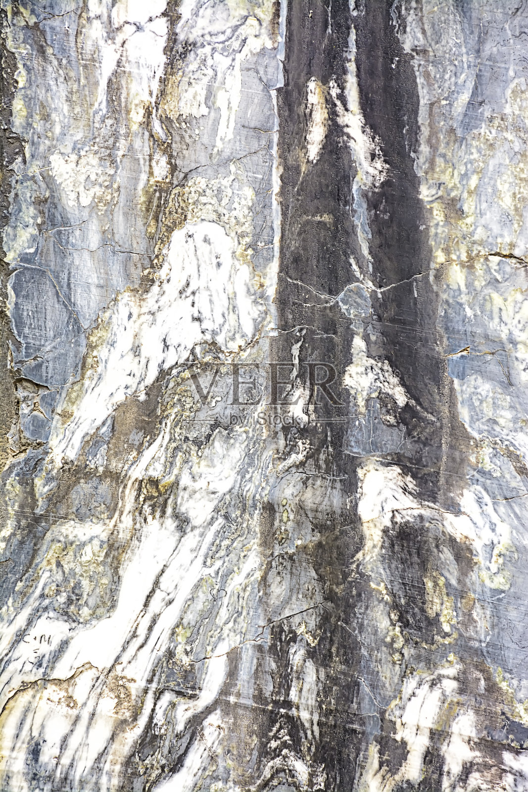 各种各样的大理石在一个废弃的采石场在Ruskeala i照片摄影图片