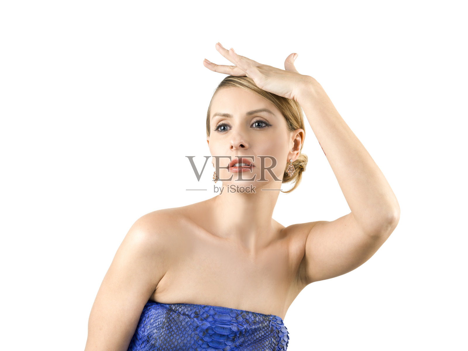 白色背景上的金发女人肖像照片摄影图片