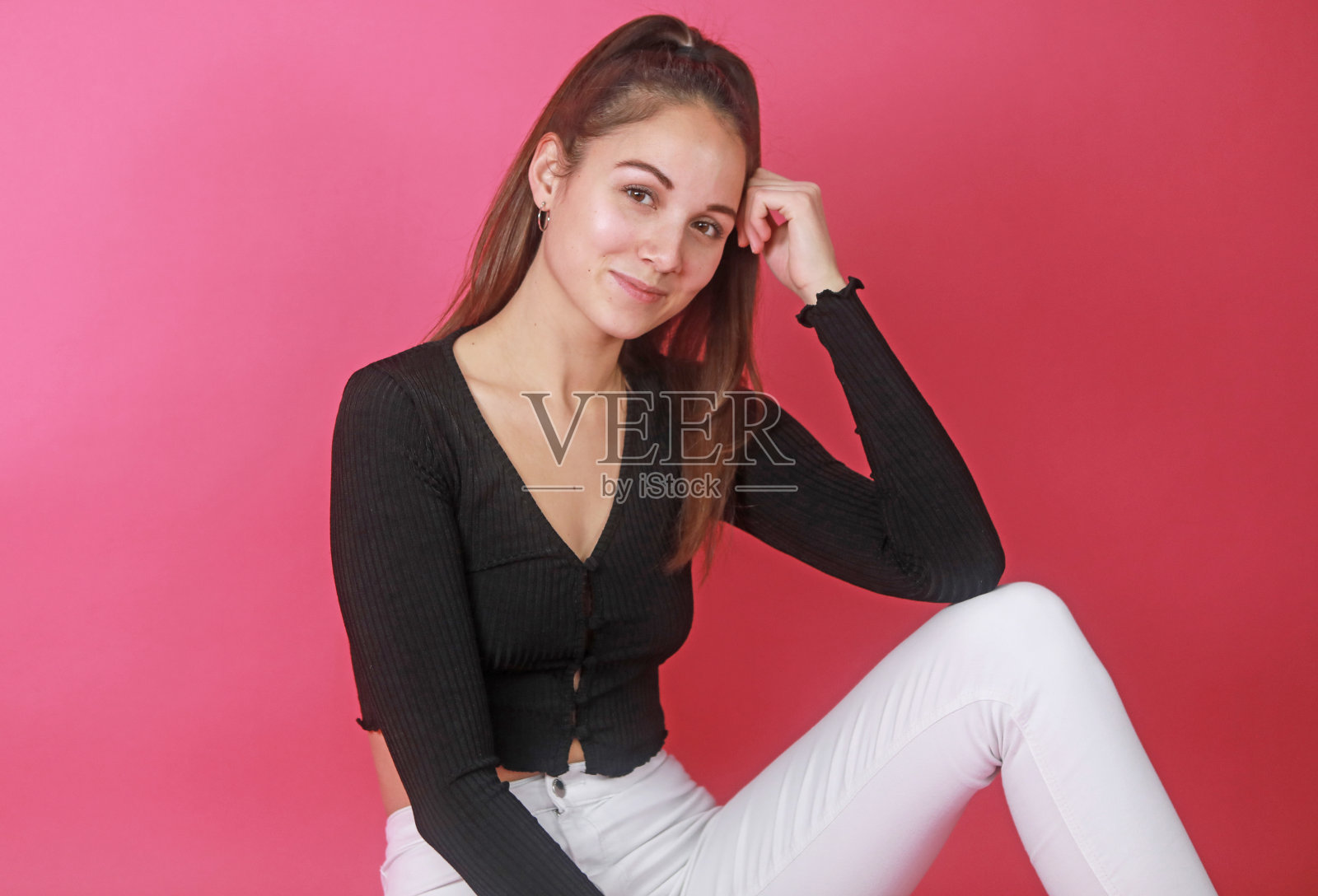 坐在粉红色照片摄影图片