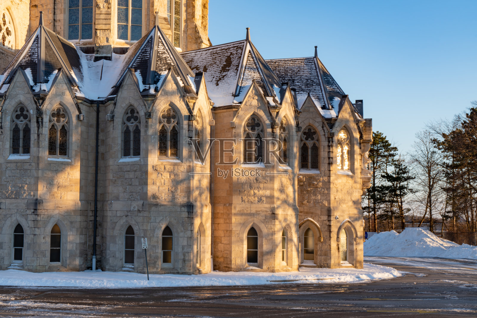 加拿大安大略省圭尔夫圣母大教堂。照片摄影图片