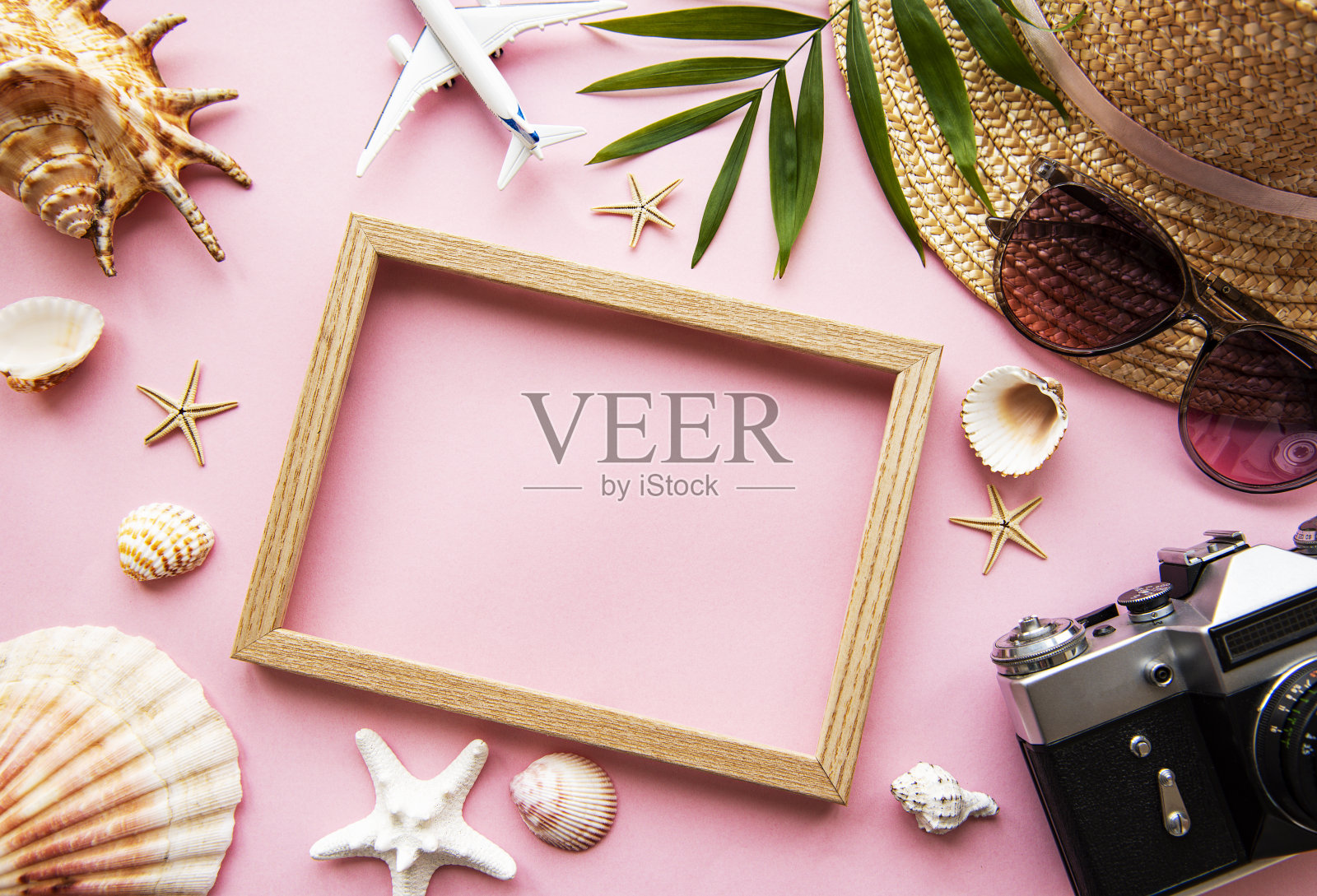 旅行者的配件俯视图照片摄影图片