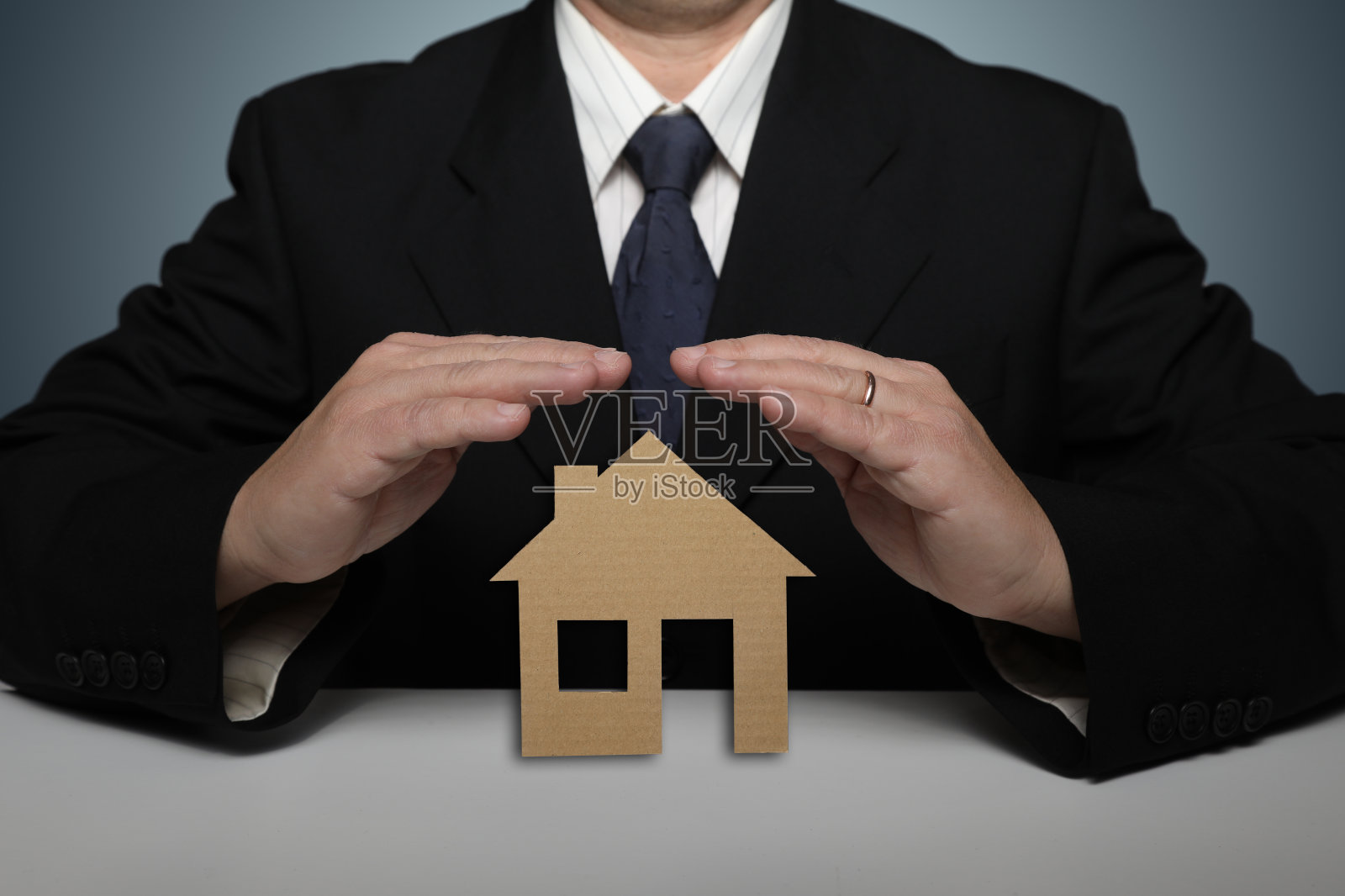 房产保险保护照片摄影图片