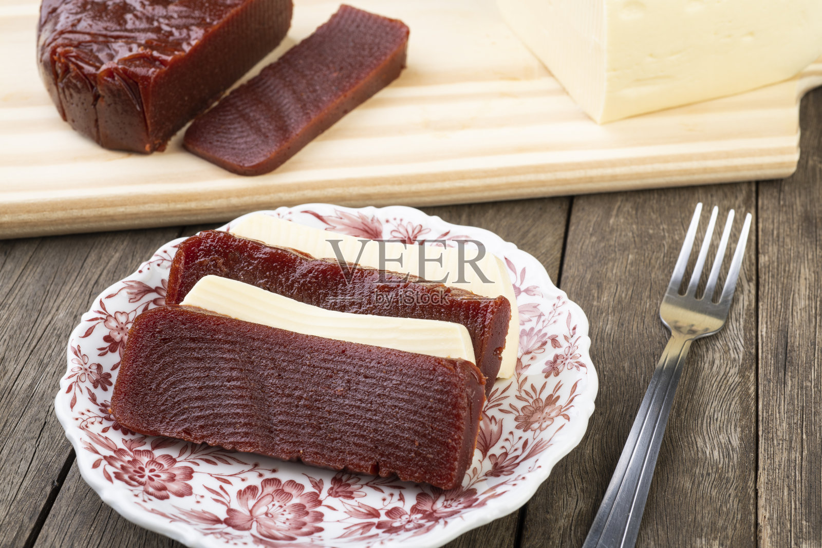 番石榴和农场奶酪。典型的巴西自制甜点照片摄影图片