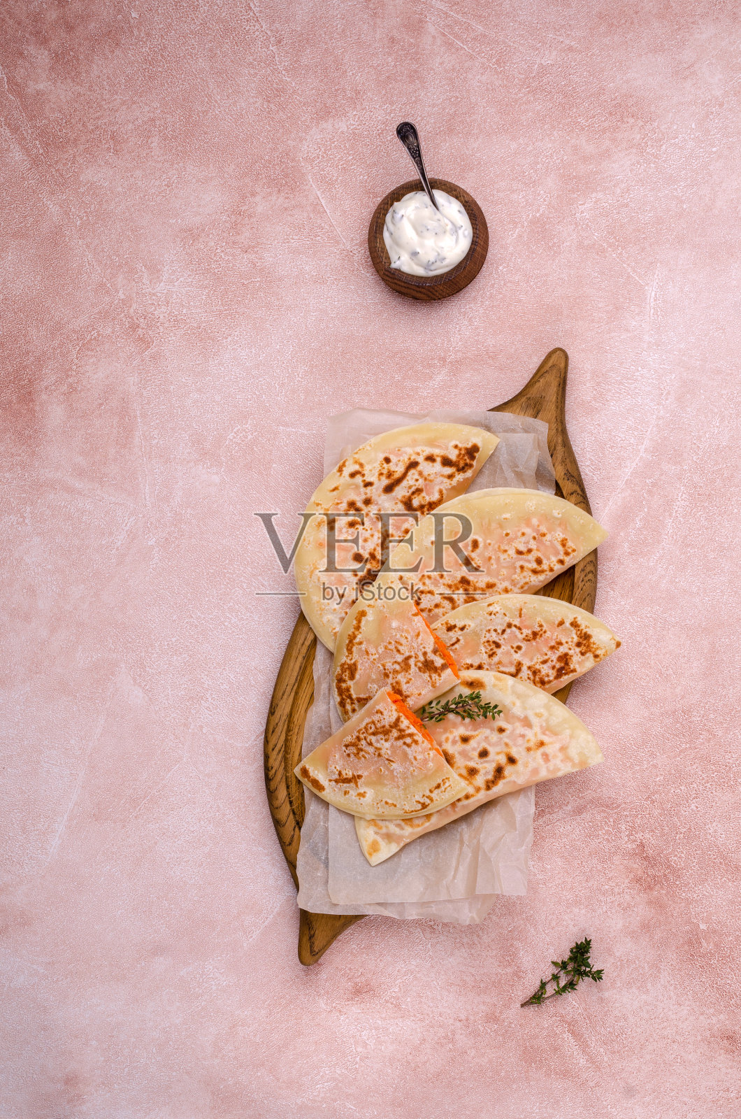 蔬菜馅的烤面包照片摄影图片