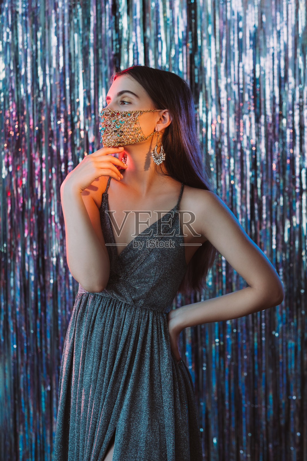 流行圣诞冠状病毒时尚女性口罩照片摄影图片