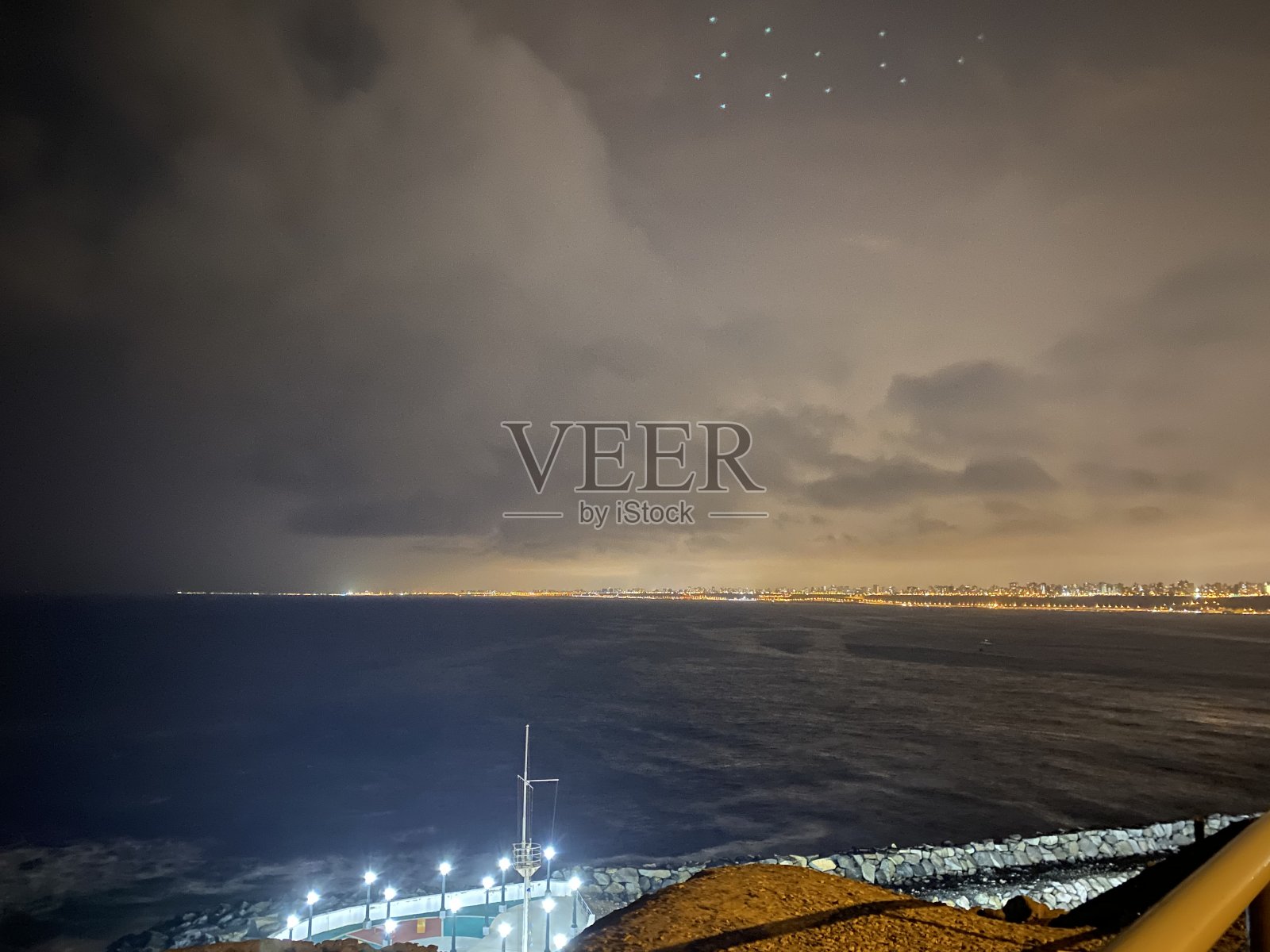 木星的夜晚照片摄影图片