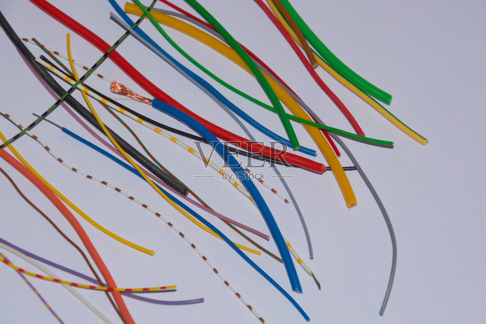 用铜或铝填充不同的电力电缆照片摄影图片