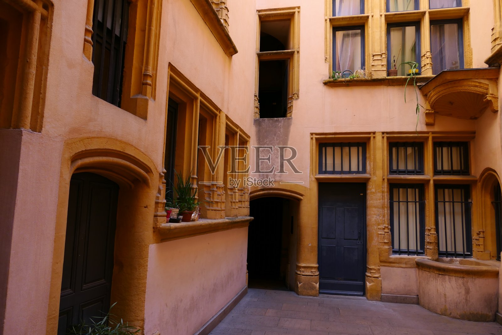 老里昂的文艺复兴庭院，Rhône系照片摄影图片