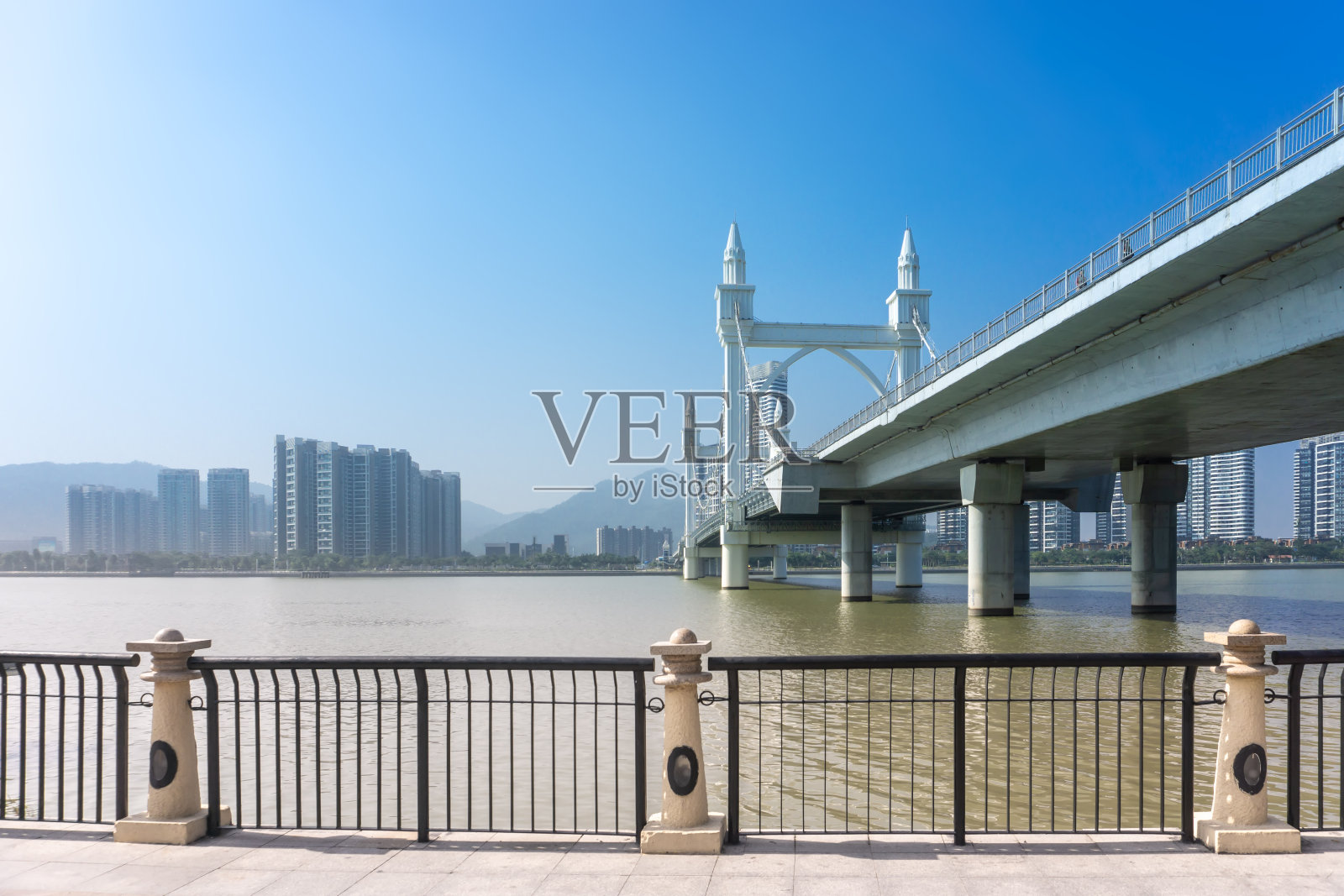 珠海白石桥的景色与现代建筑照片摄影图片