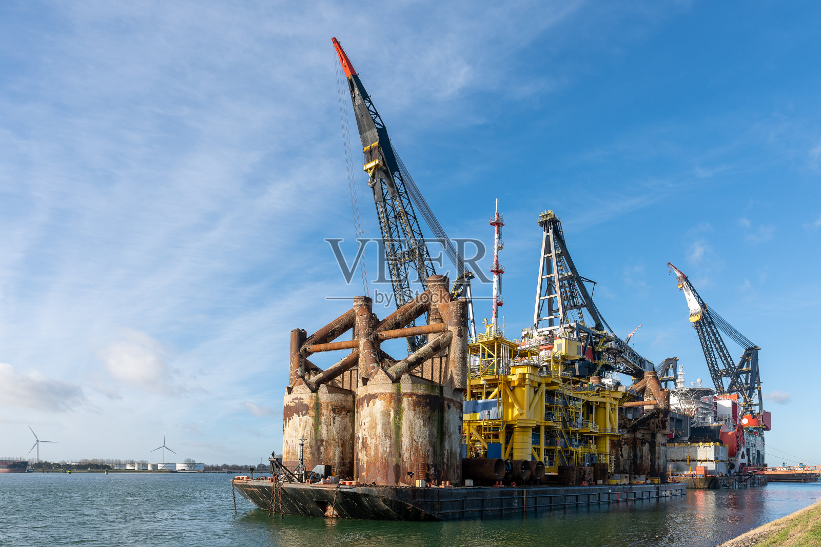 荷兰鹿特丹港半潜式起重船照片摄影图片