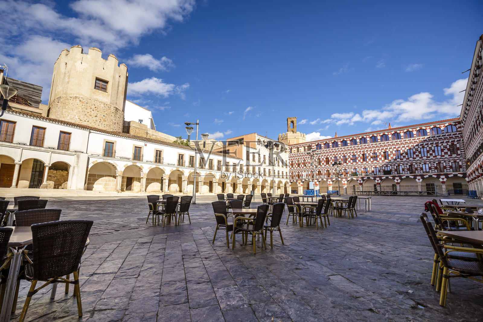 西班牙埃斯特雷马杜拉Badajoz老城的Alta广场照片摄影图片