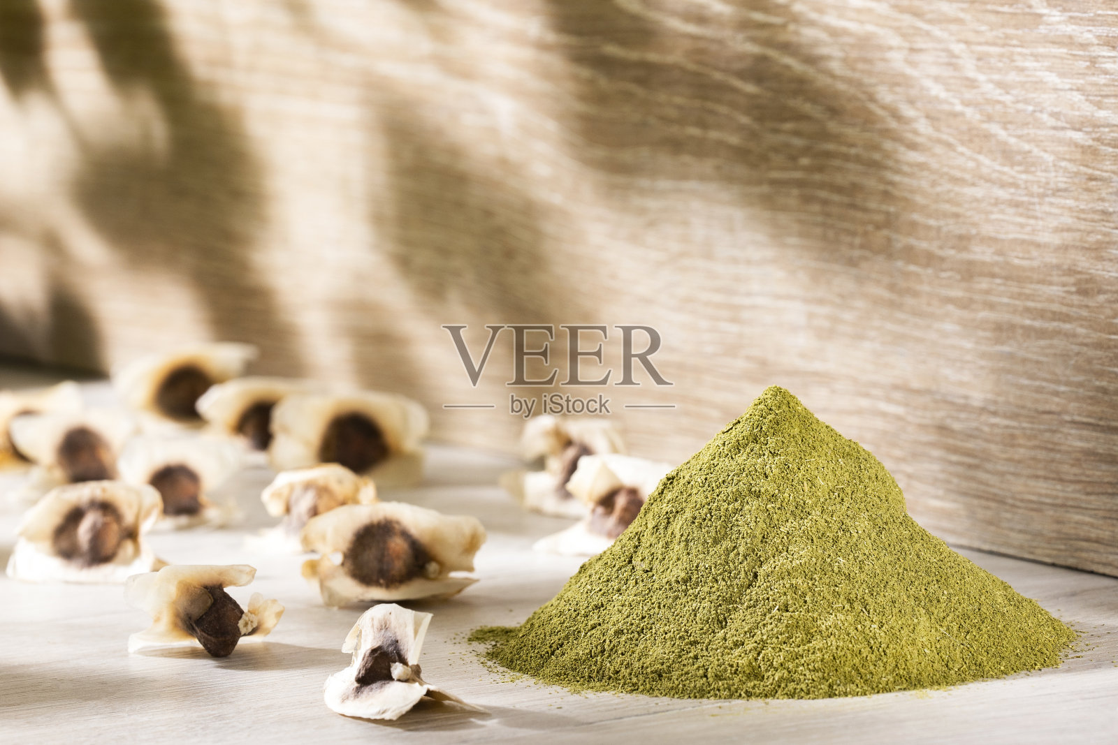 辣木-有机辣木粉和辣木籽照片摄影图片