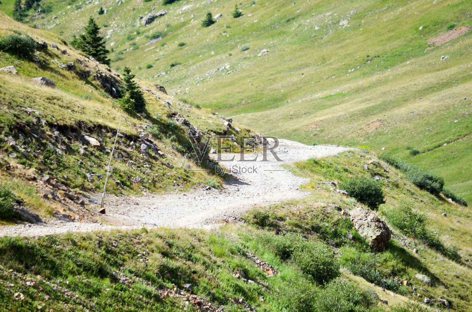 科罗拉多州狭窄的4x4土高海拔山路靠近Ouray照片摄影图片