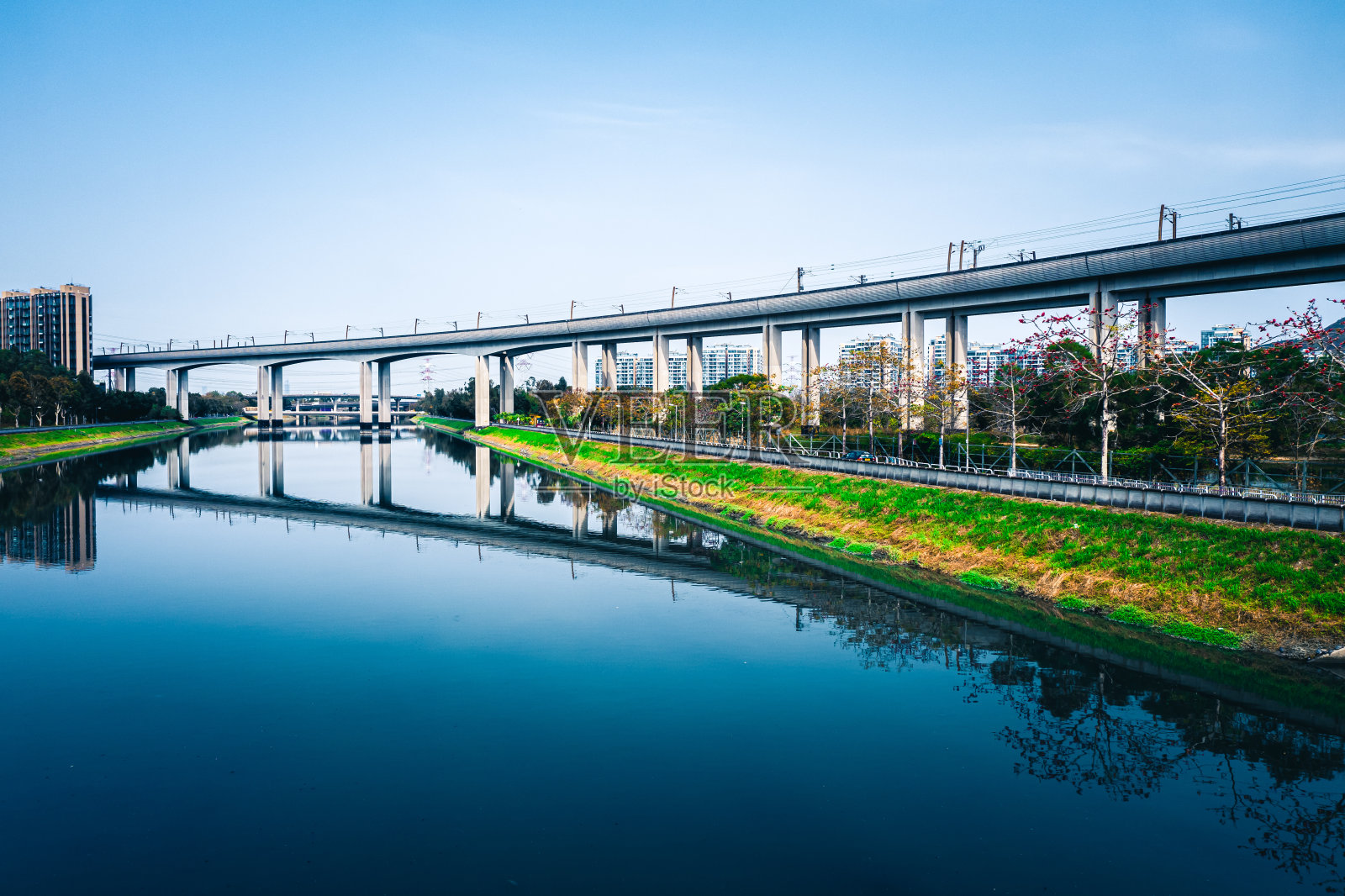 香港元朗区铁路的无人机图照片摄影图片