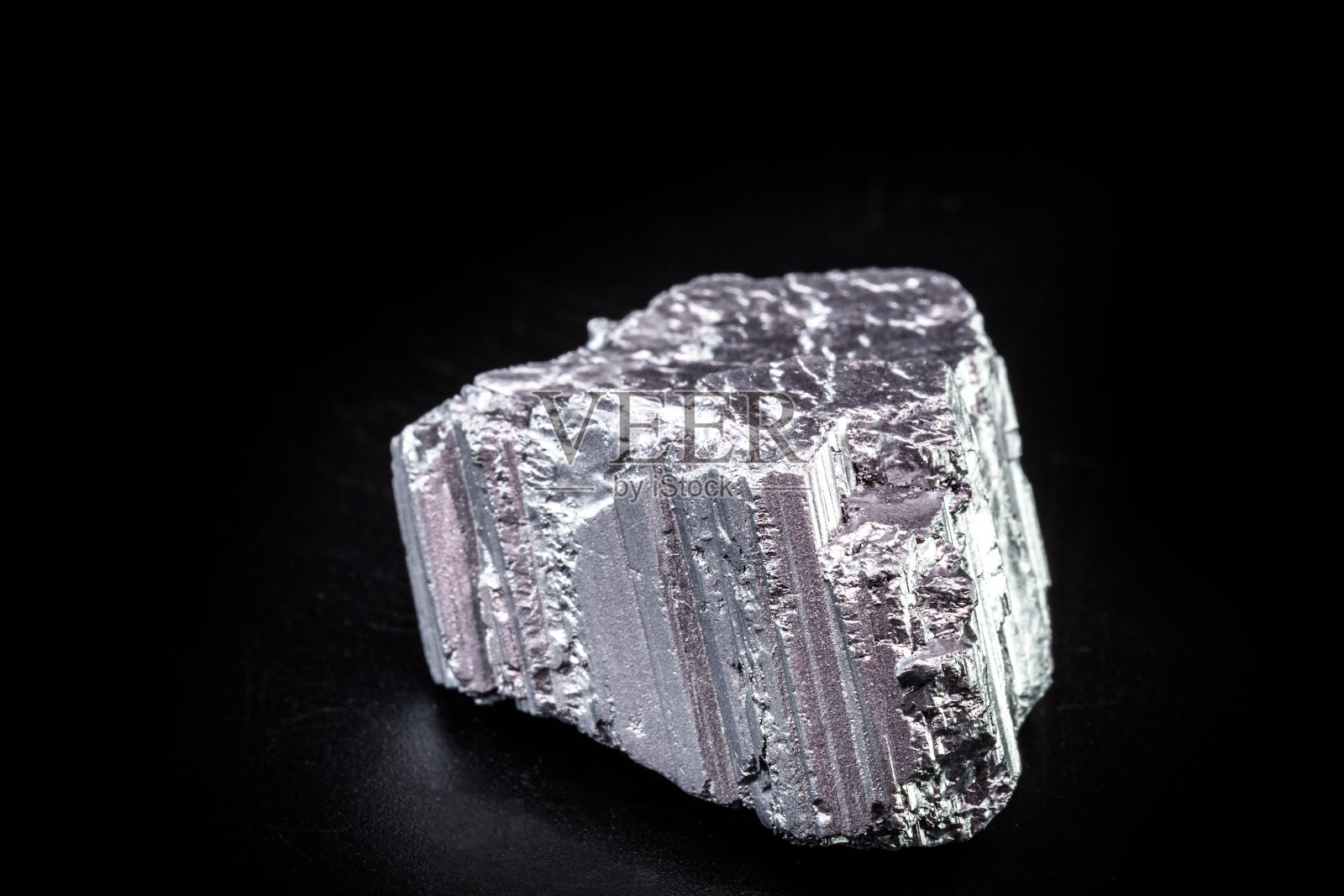 铒是一种符号为Er的化学元素，属于稀土族、金属添加剂或中子吸收剂照片摄影图片