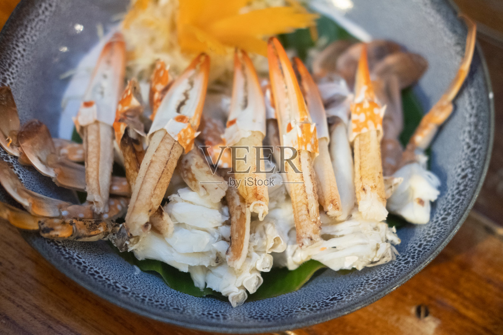 特写美味的蒸蟹肉块在菜准备吃照片摄影图片