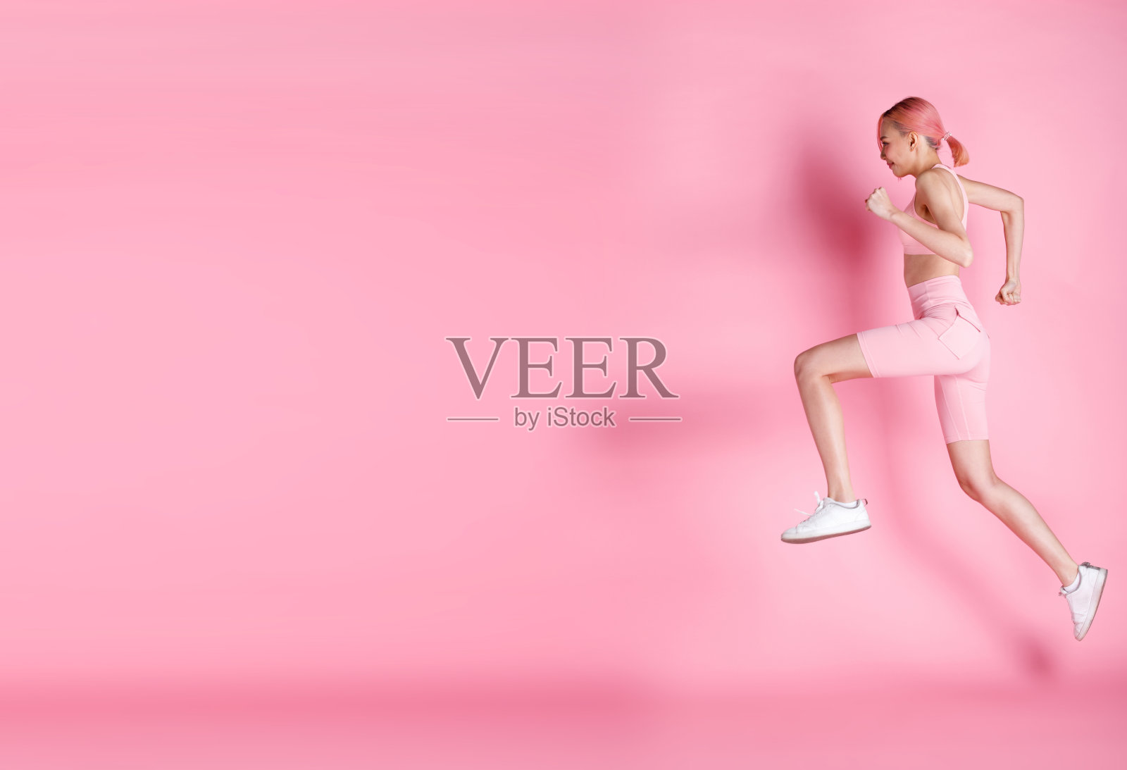 “汗水胜过粉色”的概念照片摄影图片