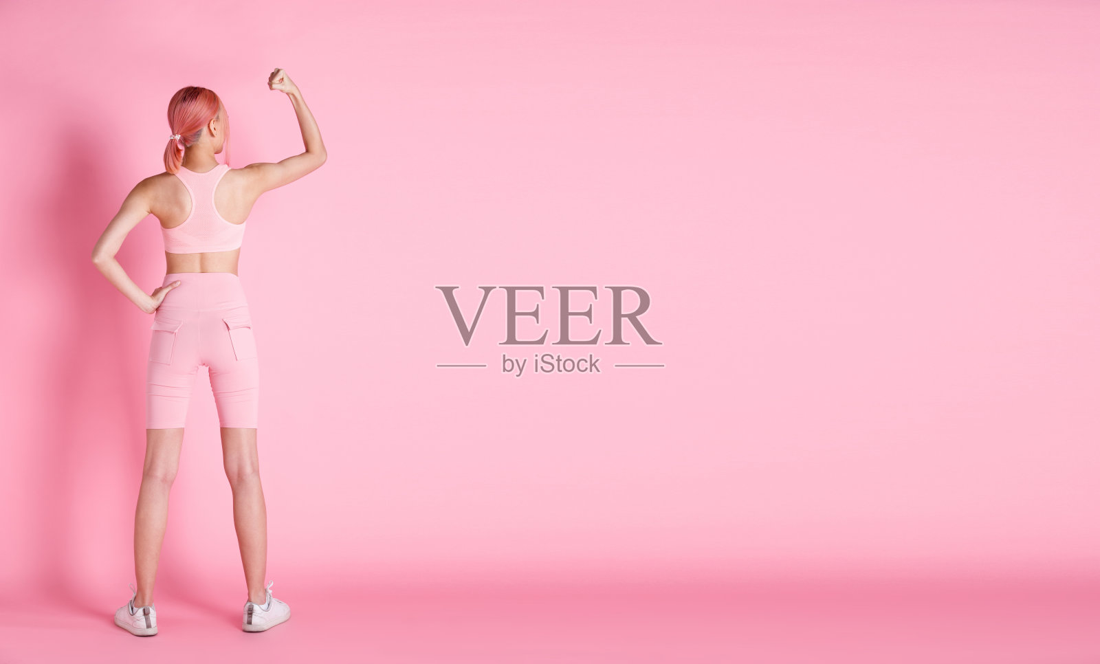 “汗水胜过粉色”的概念照片摄影图片