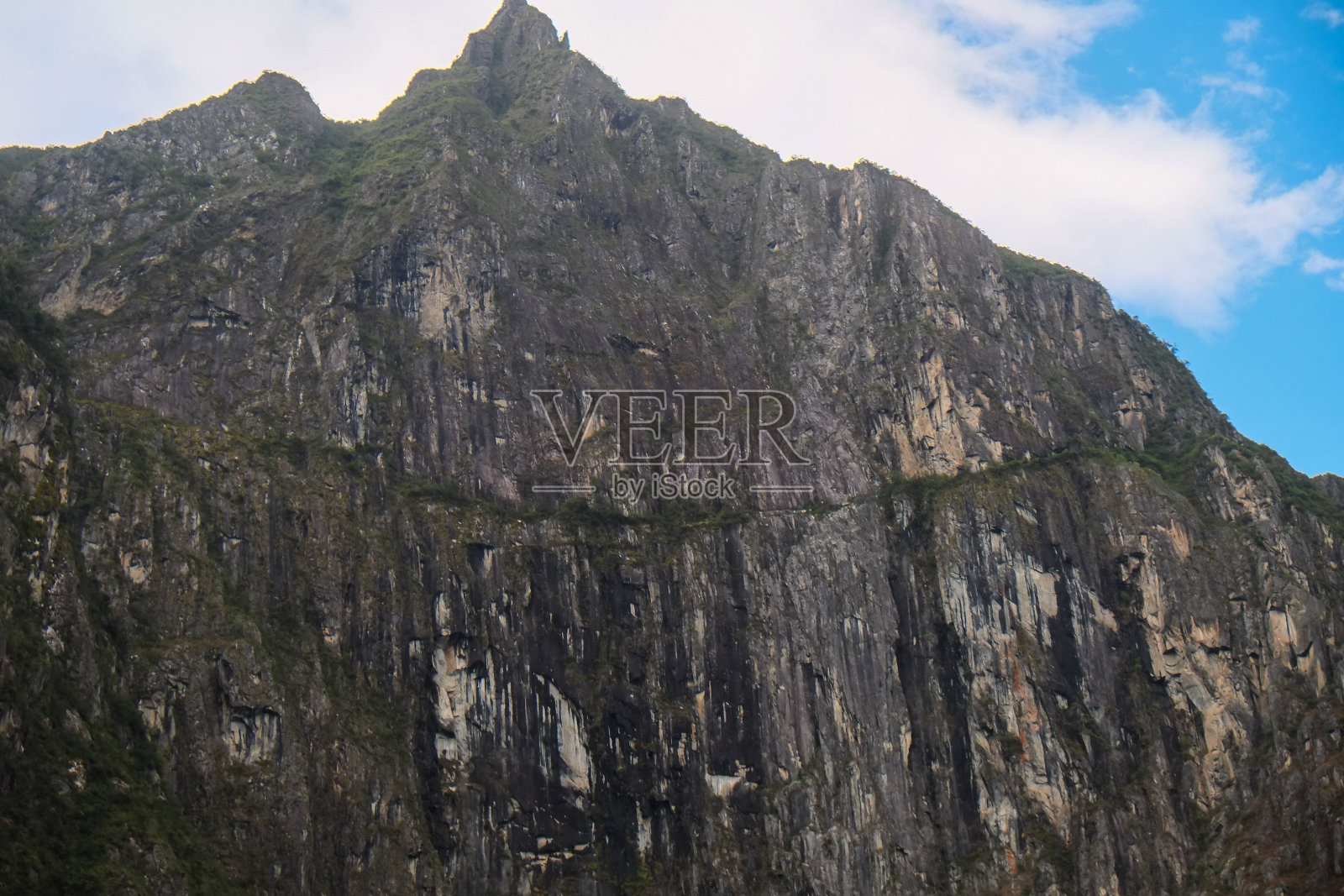 通往南美洲秘鲁的马丘比丘之路。从老水电站步行到马丘比丘村(阿瓜斯卡连特斯)照片摄影图片