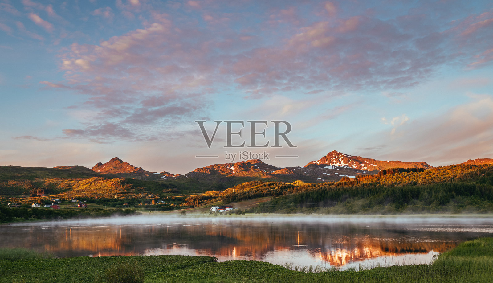 罗浮敦的星期六晚上照片摄影图片