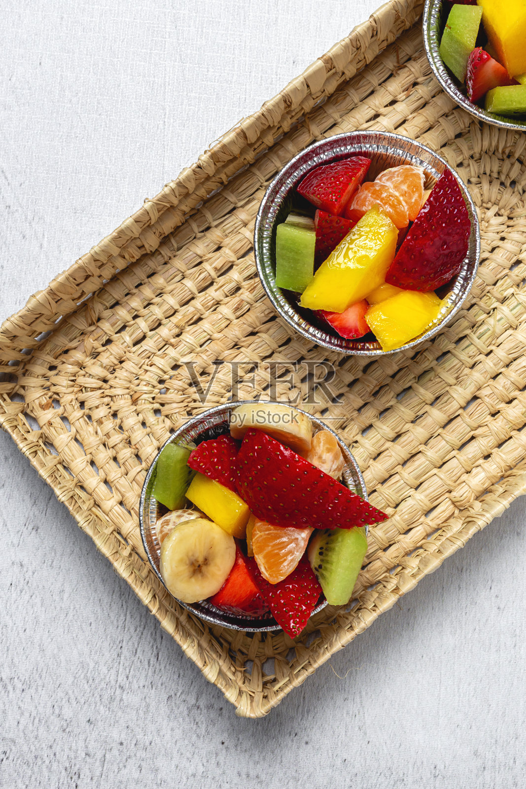 可回收带走的水果杯照片摄影图片