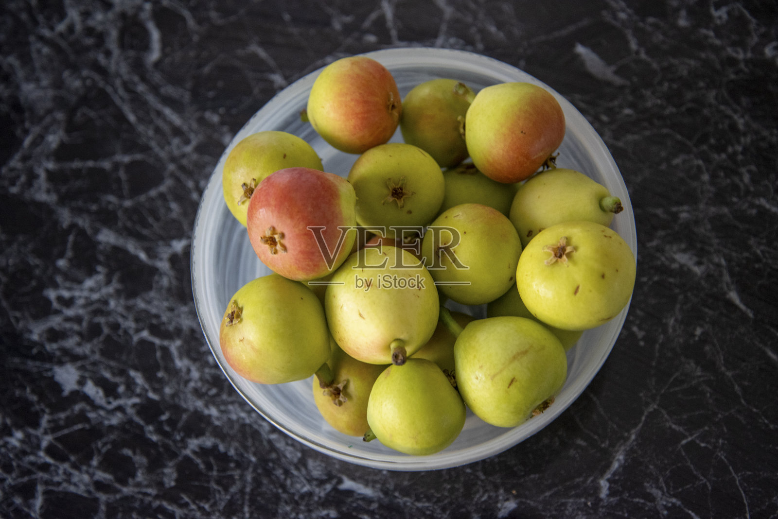 碗里小梨照片摄影图片