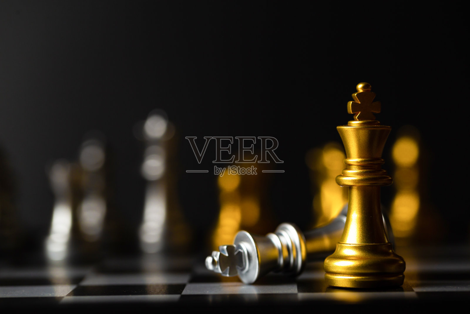 棋牌游戏的创意和竞争与策略，商业成功的概念。照片摄影图片