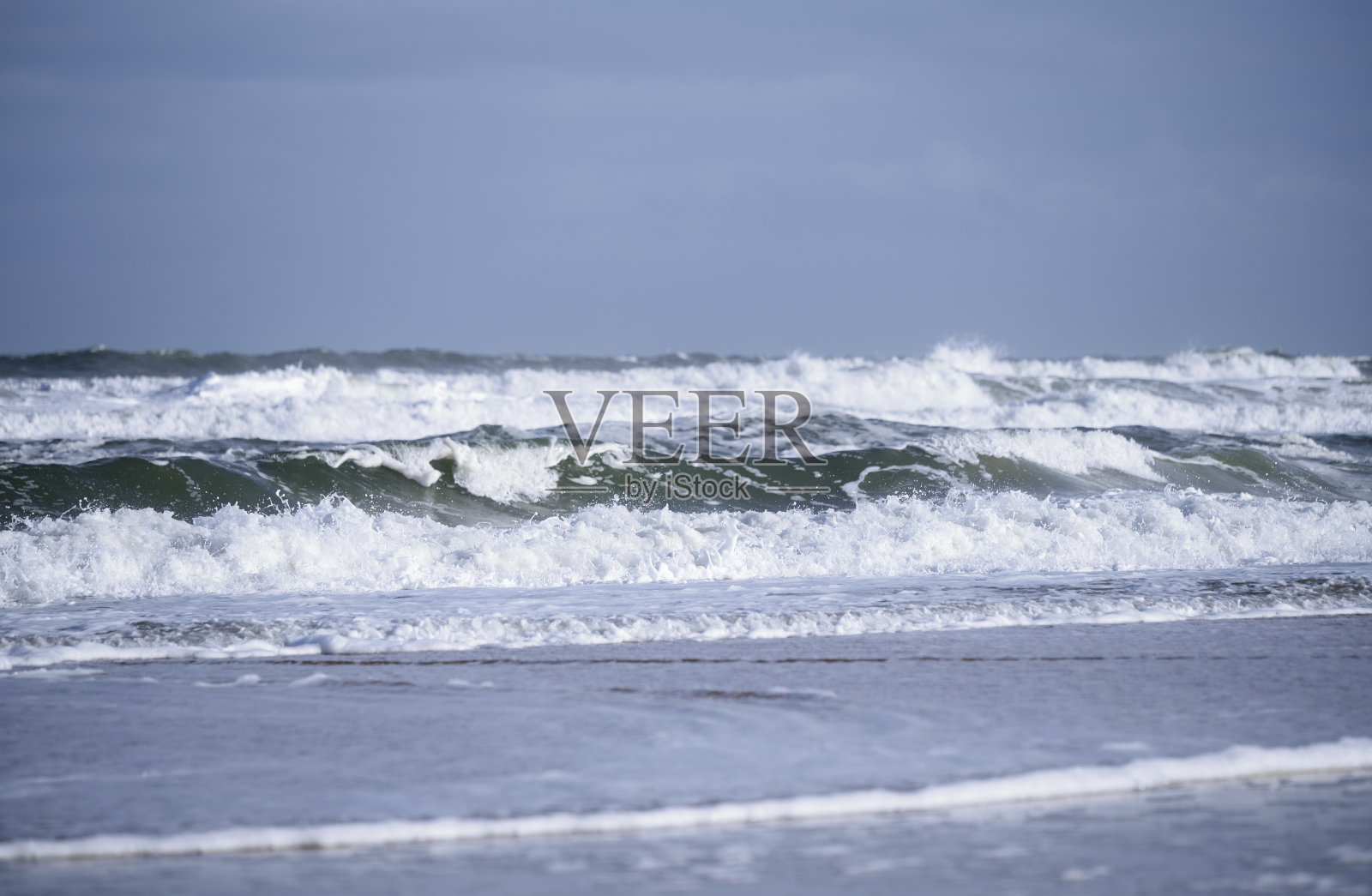 太平洋上的汹涌波涛照片摄影图片