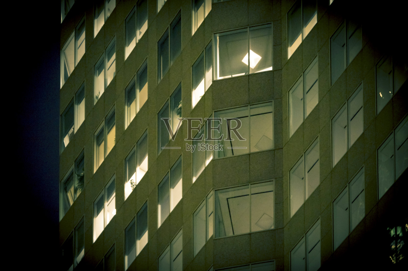 办公大楼夜间照片摄影图片