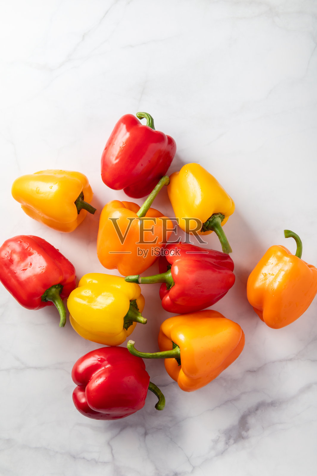 橙色，红色和黄色的灯笼椒照片摄影图片