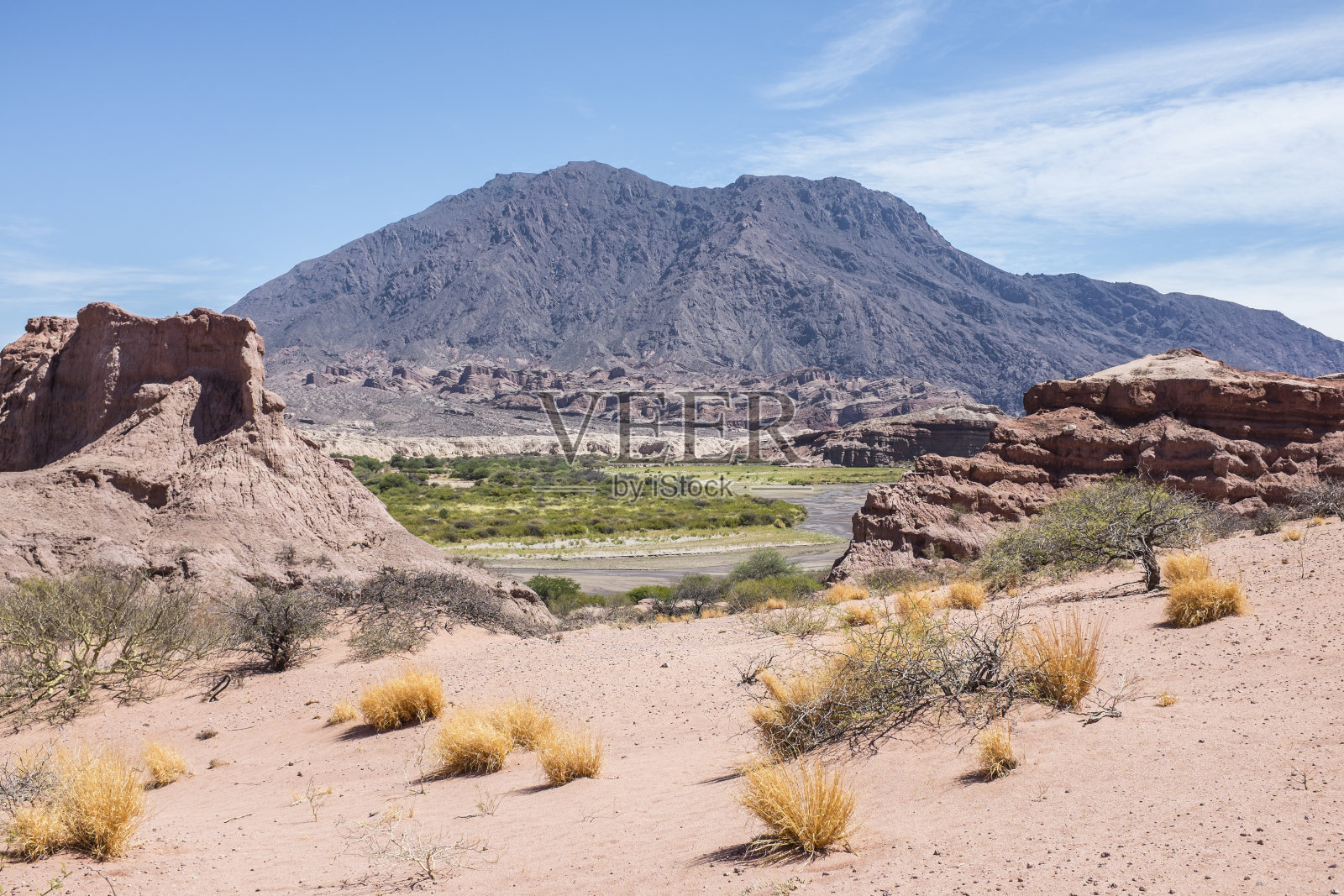 阿根廷安第斯山脉的岩石景观照片摄影图片