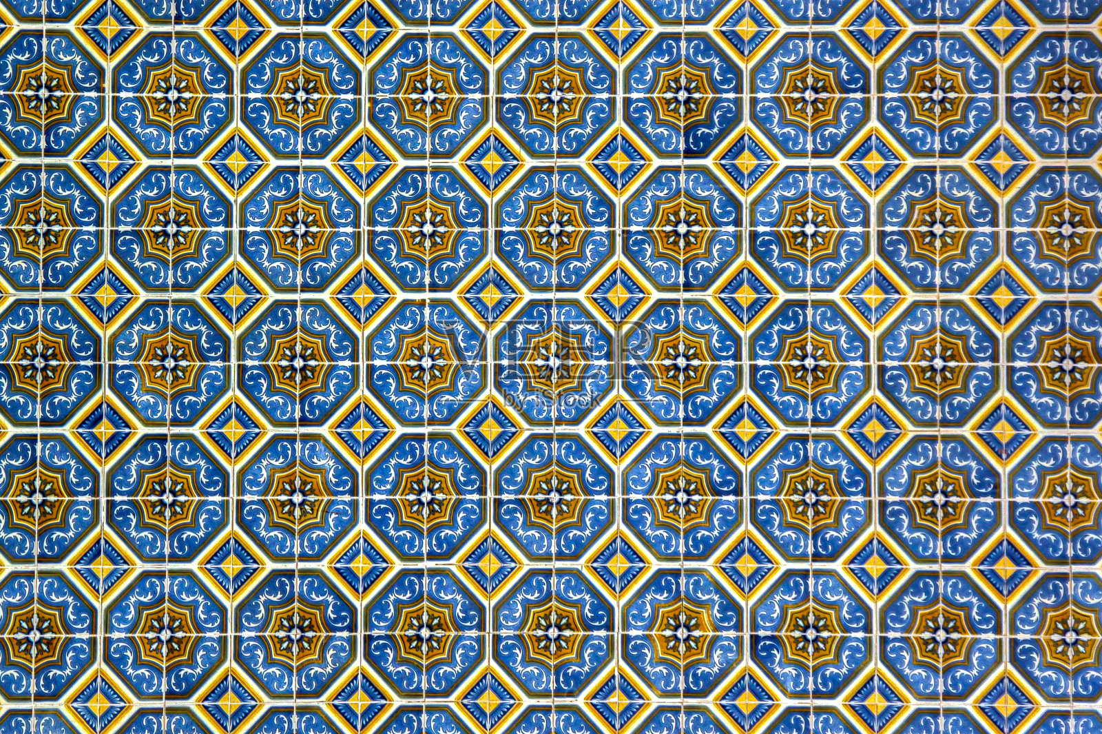 葡萄牙蓝、黄、橙、白瓷砖照片摄影图片