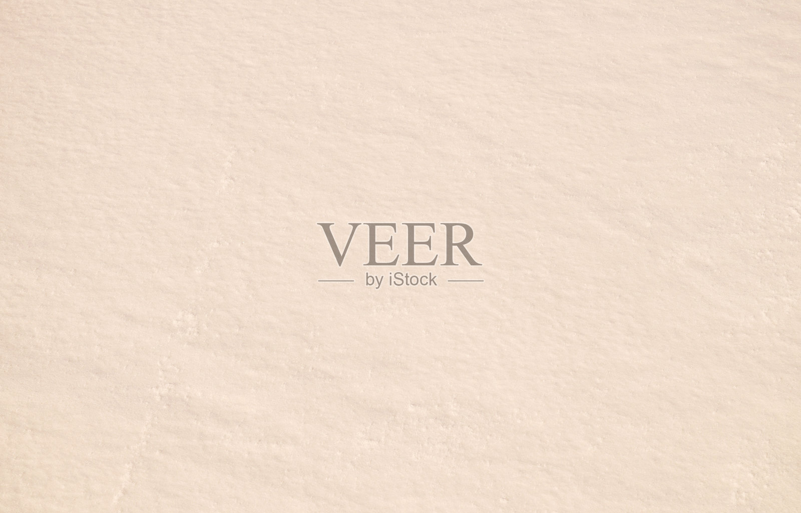 背景:清晨的阳光照射在雪地上照片摄影图片