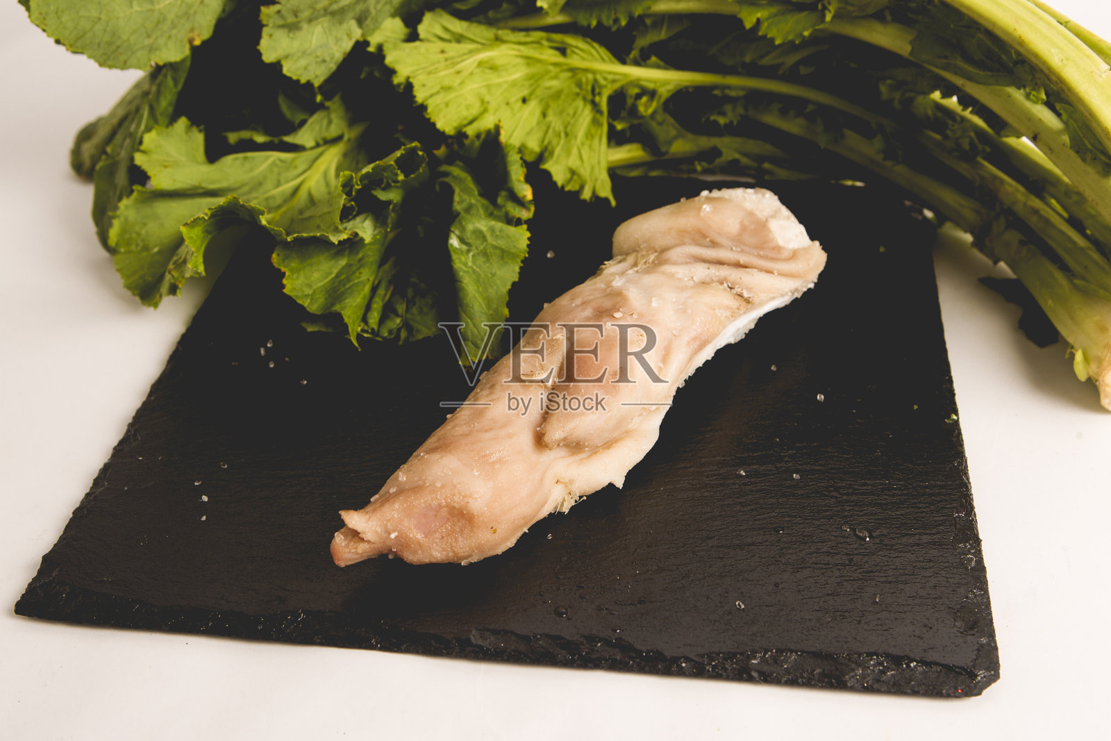 盐渍猪腿配萝卜青菜照片摄影图片