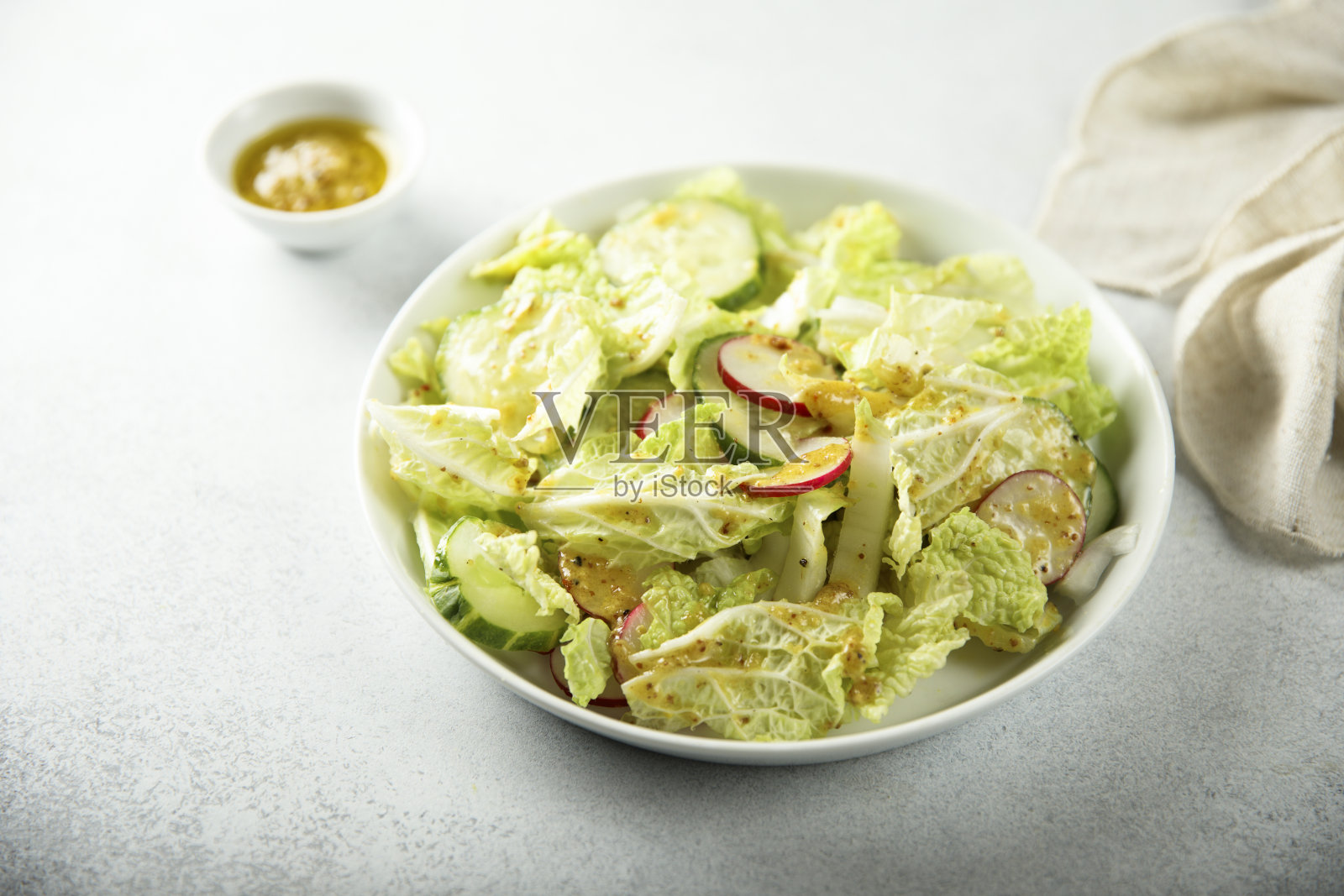 萝卜黄瓜沙拉照片摄影图片