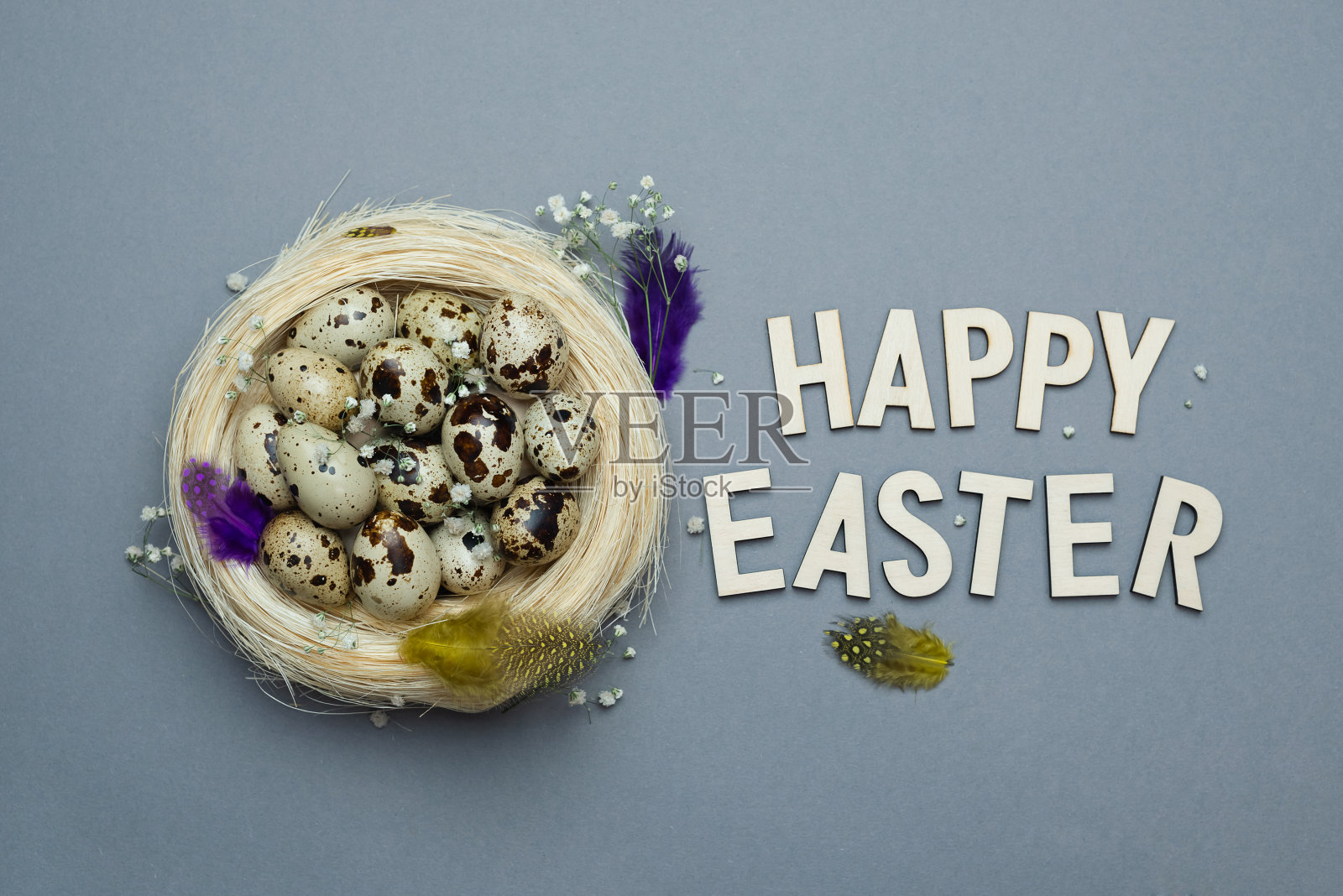 复活节的背景放在灰色的桌子上照片摄影图片