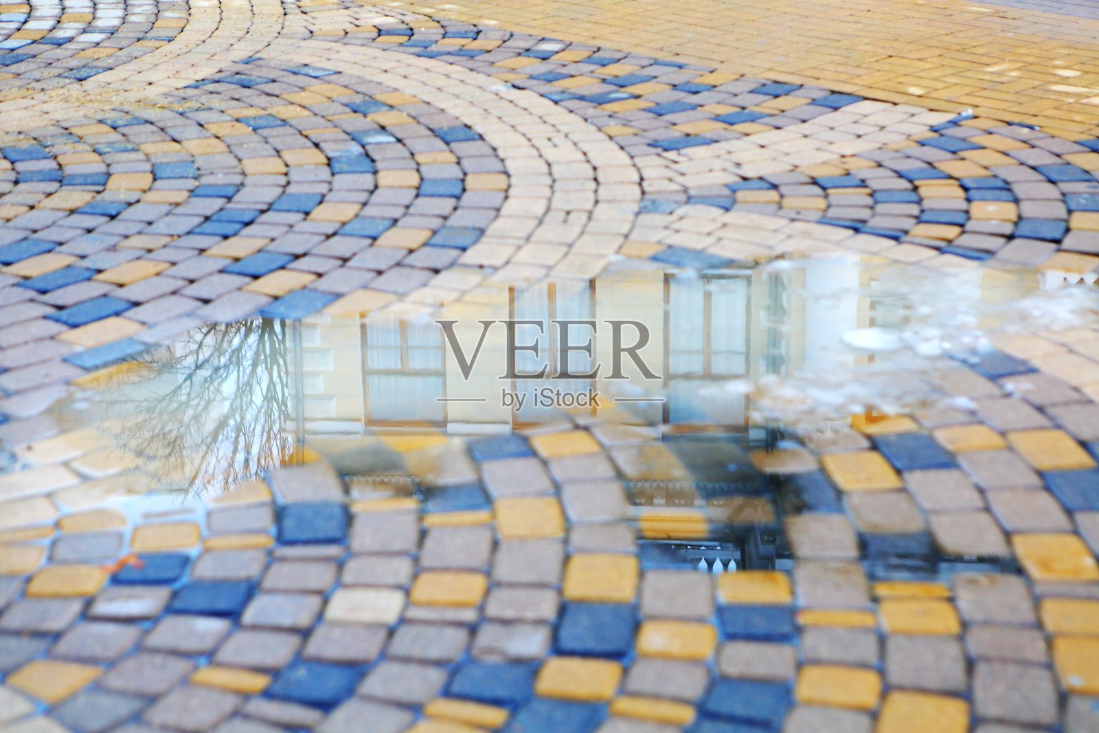 建筑立面的反射照片摄影图片