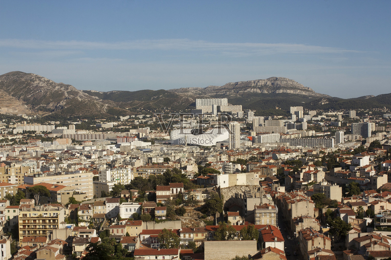 鸟瞰图的马赛北部地区和Velodrome体育场照片摄影图片