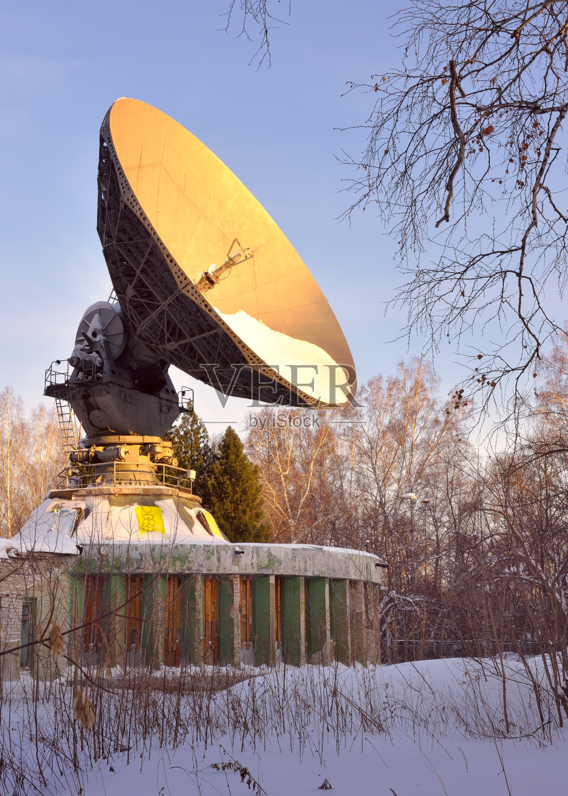 冬季废弃定位器照片摄影图片