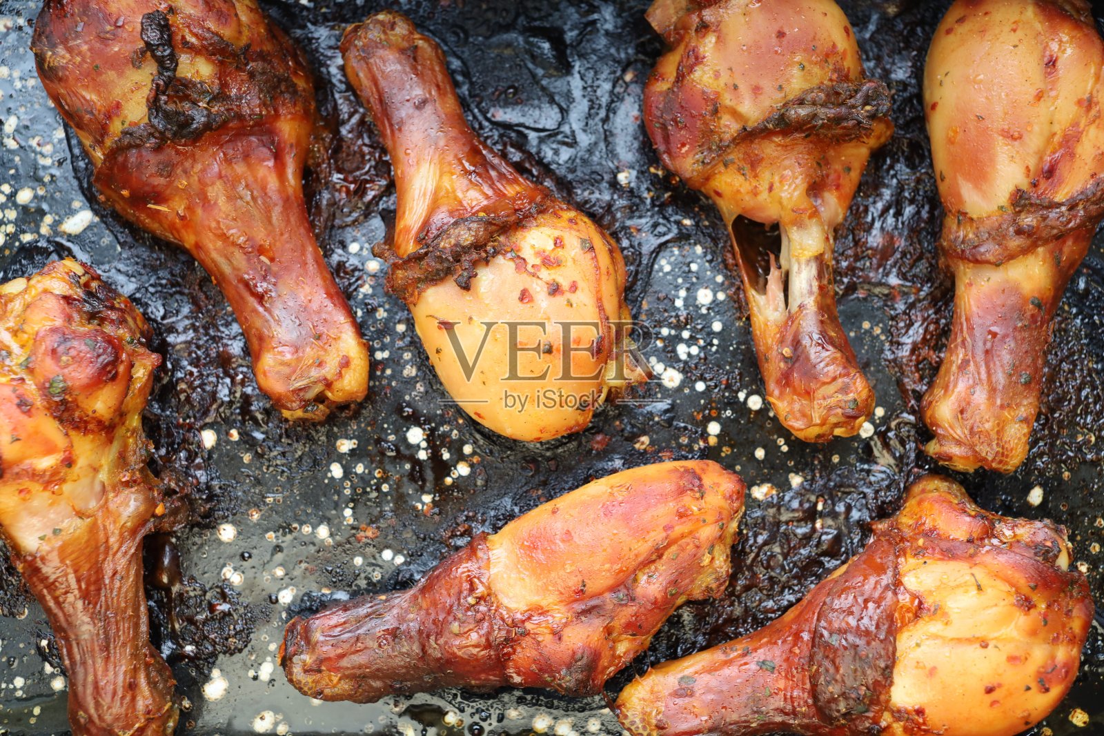 鸡腿配炒的美味菜肴照片摄影图片