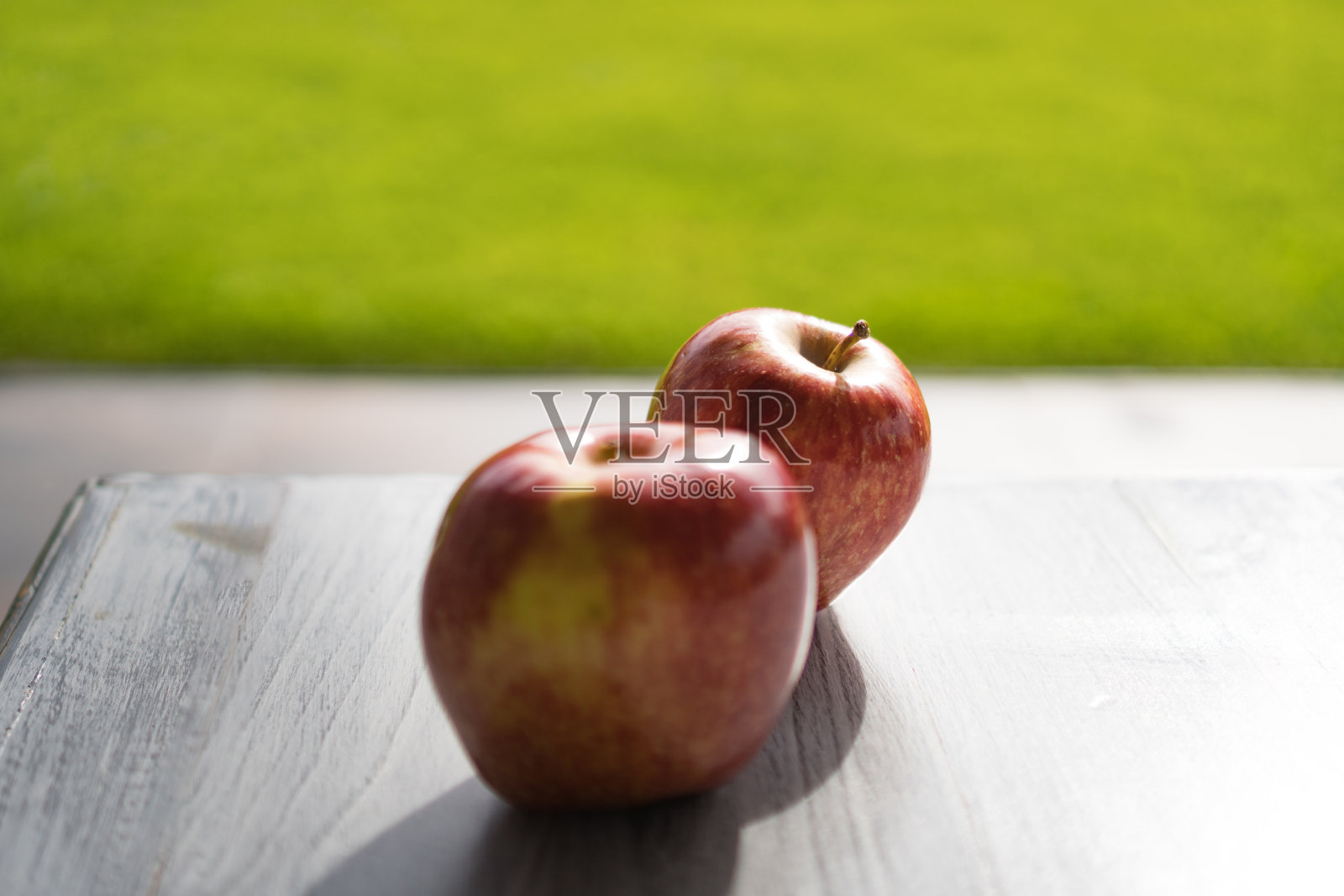 夏天新鲜的果子照片摄影图片