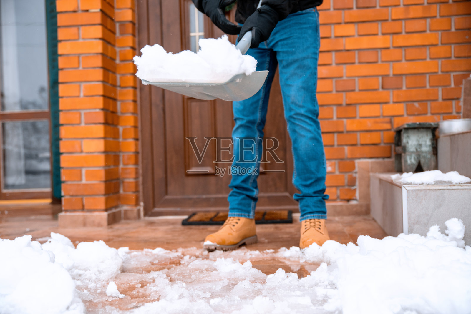 冬季铲家入口照片摄影图片