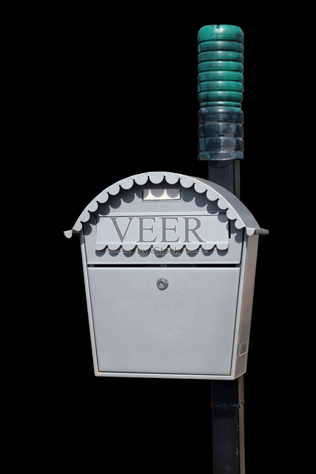 银色自制金属邮箱孤立在黑色上照片摄影图片