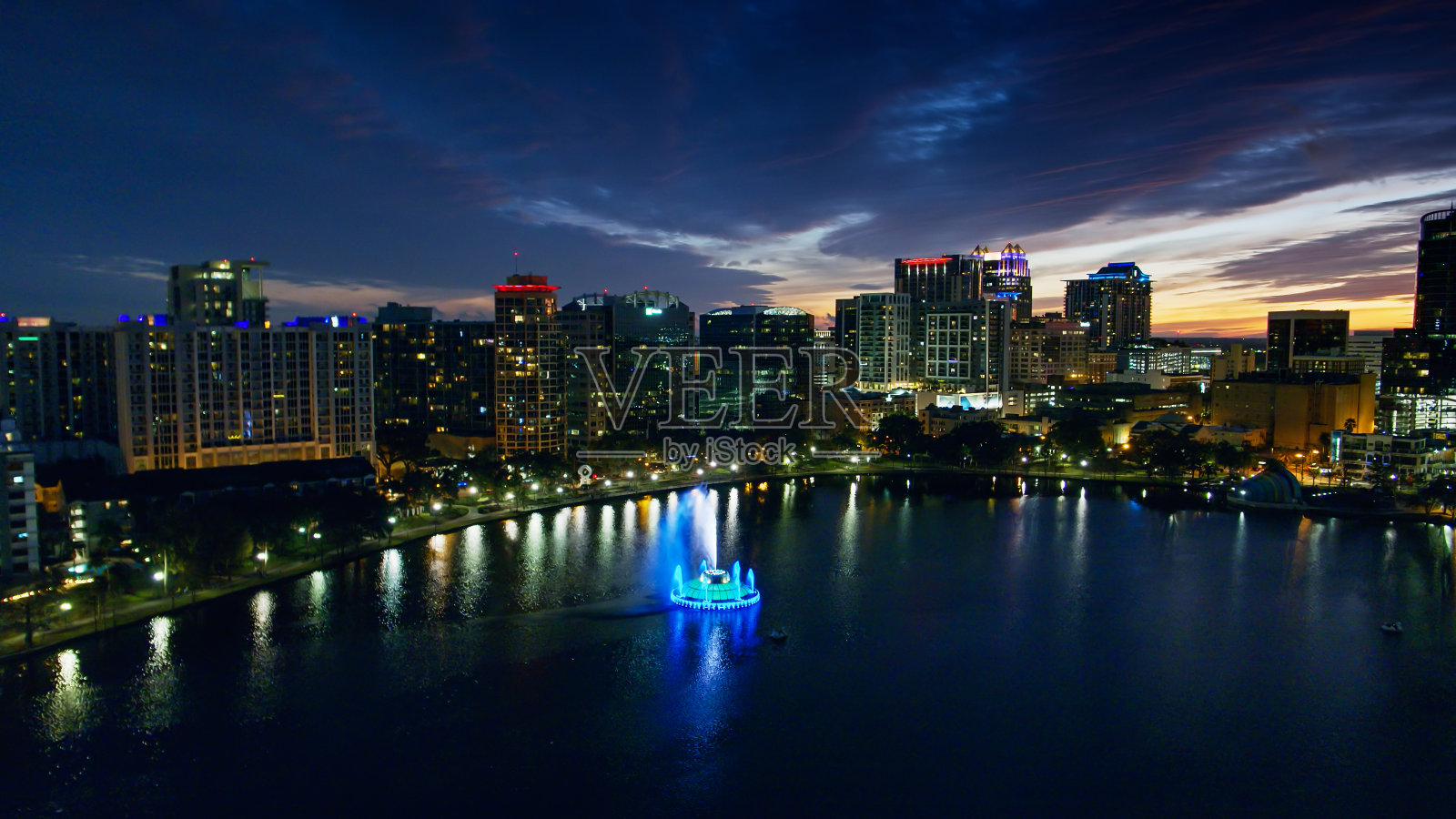 伊奥拉湖，奥兰多的暮色-空中照片摄影图片